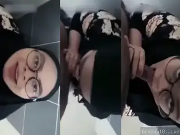 Bokep Hijab Ngewe Sembunyi di Mall Toilet